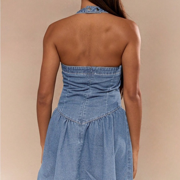 NWT MISSGUIDED Denim Halter Mini Dress - Picture 5 of 9